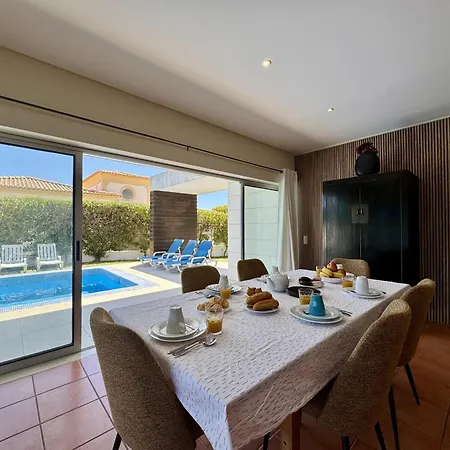 Balaia 2 With Pool By Homing Apartament